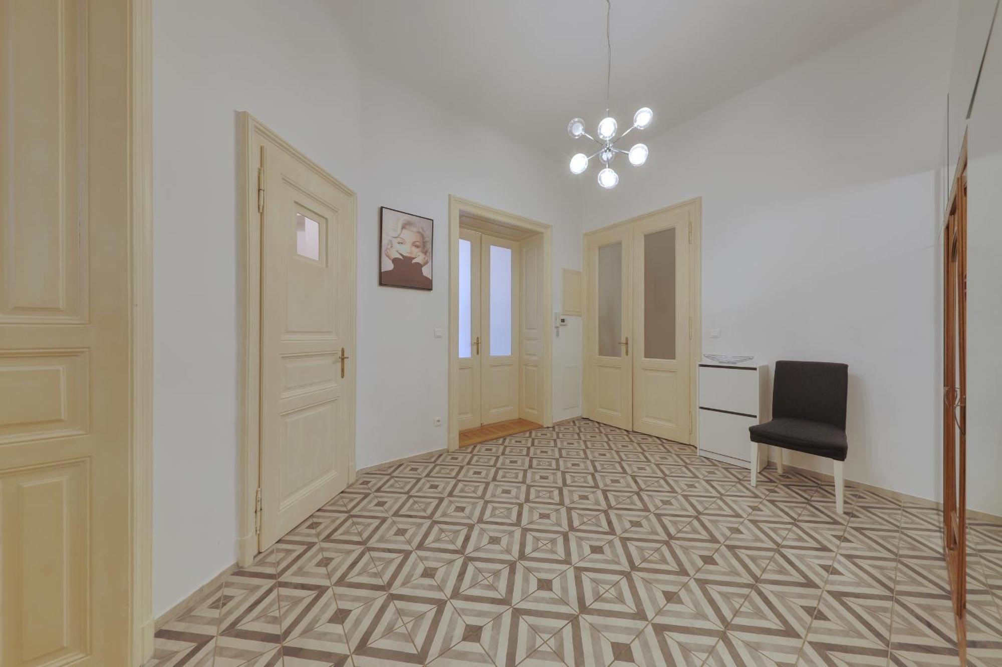 Beautiful Condo At The Old Town ブラチスラヴァ エクステリア 写真