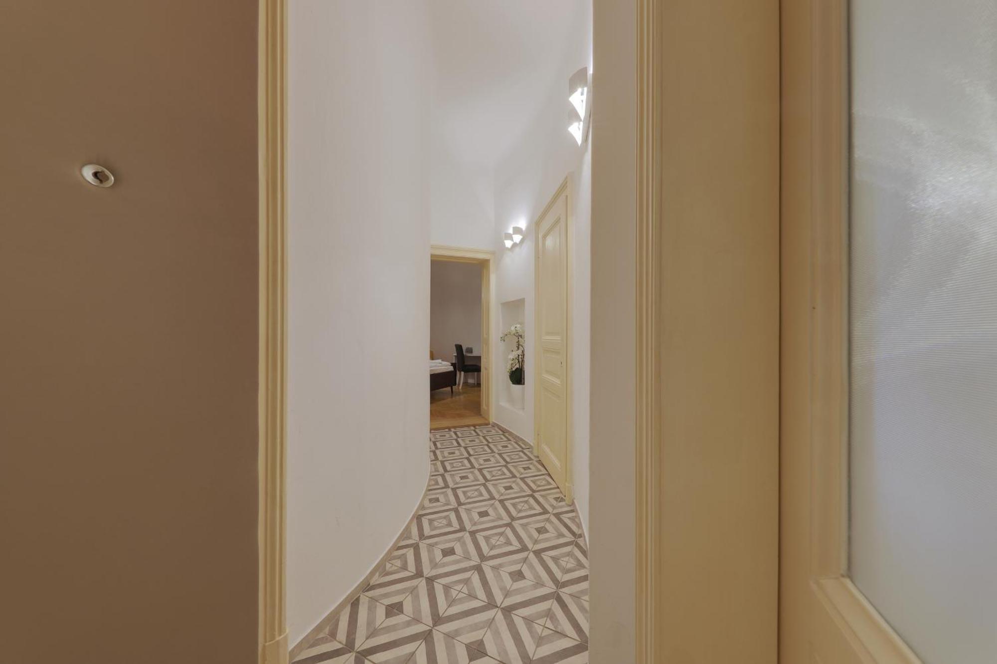Beautiful Condo At The Old Town ブラチスラヴァ エクステリア 写真